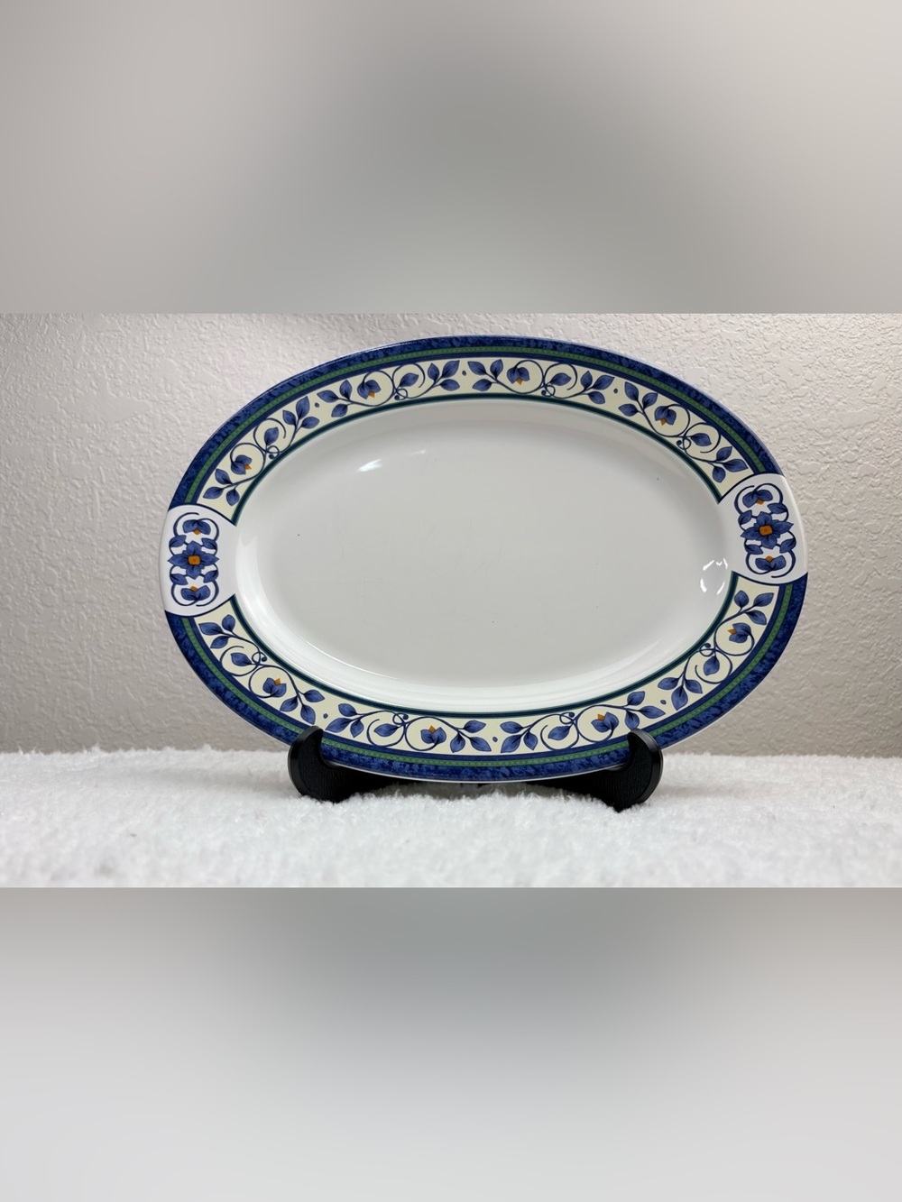 Pfaltzgraff Oreleans 12” Stoneware Oval Serving Platter.